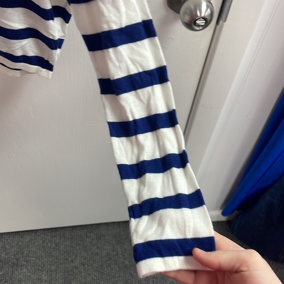 Express Women’s Cropped Sweater (5301) - Picture 3 of 6